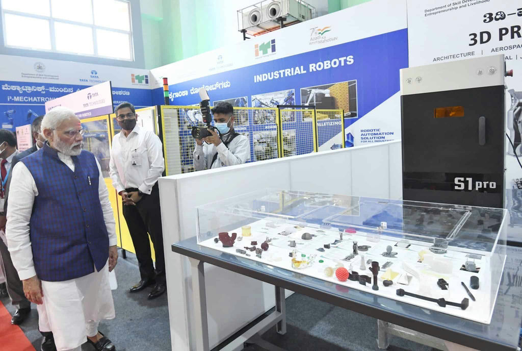 PM Modi inaugurates upgraded Karnataka ITI centers including a 3D printing section