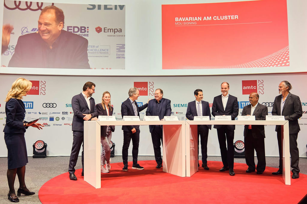 Industrial 3D Signing of a MoU for the foundation of the Bavarian AM Cluster